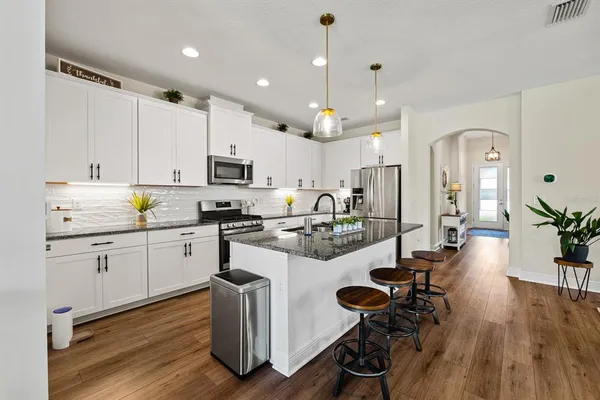 $2,600 | 12643 Shetland Walk Drive, Lithia, FL 33547