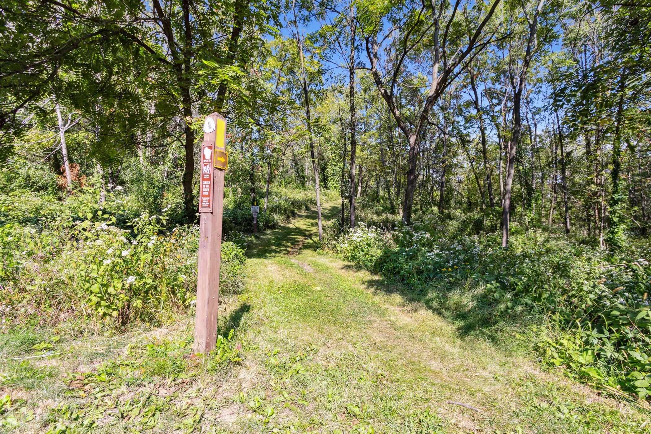 L70 Oakridge Janesville, WI 53548 - Photo 5 of 31