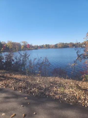 $1,195 | 6060 52nd Street North, Oakdale, MN 55128