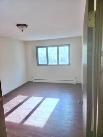 $1,195 | 6060 52nd Street North, Oakdale, MN 55128