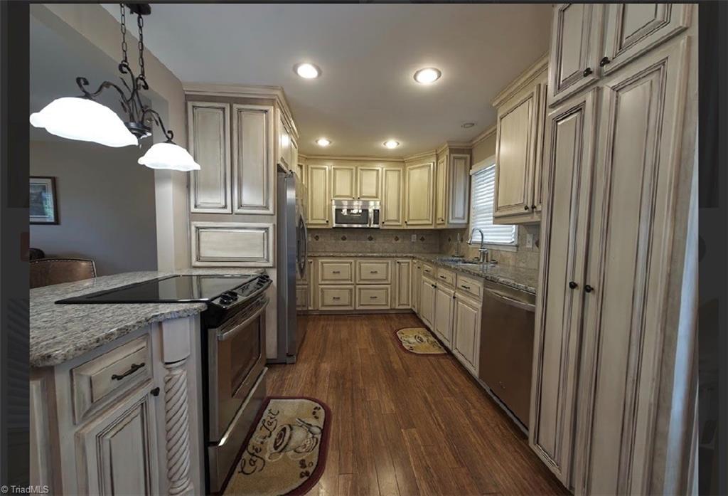 516 Lynchburg Road Pilot Mountain, NC 27041 - Photo 11 of 20