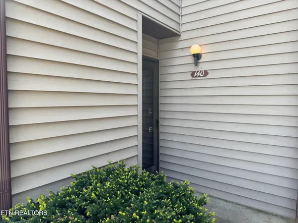 $189,900 | 7 Lakeshore Circle, Unit 140, Crossville, TN 38558