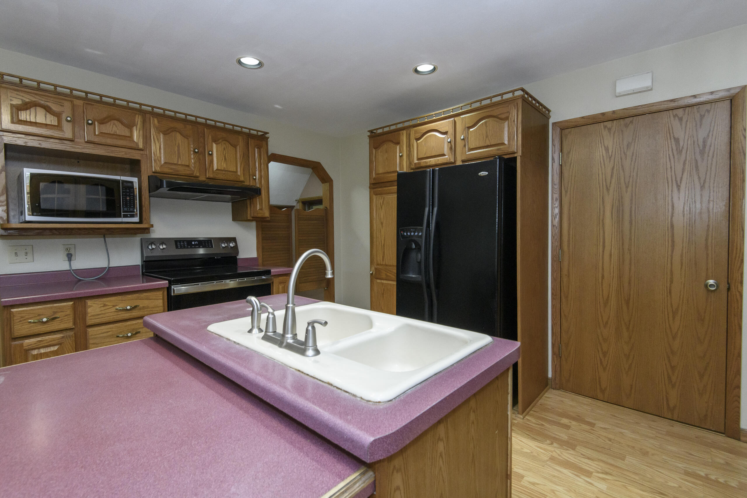W3504 Conlon Road Hampden, WI 53925 - Photo 6 of 56 Kitchen