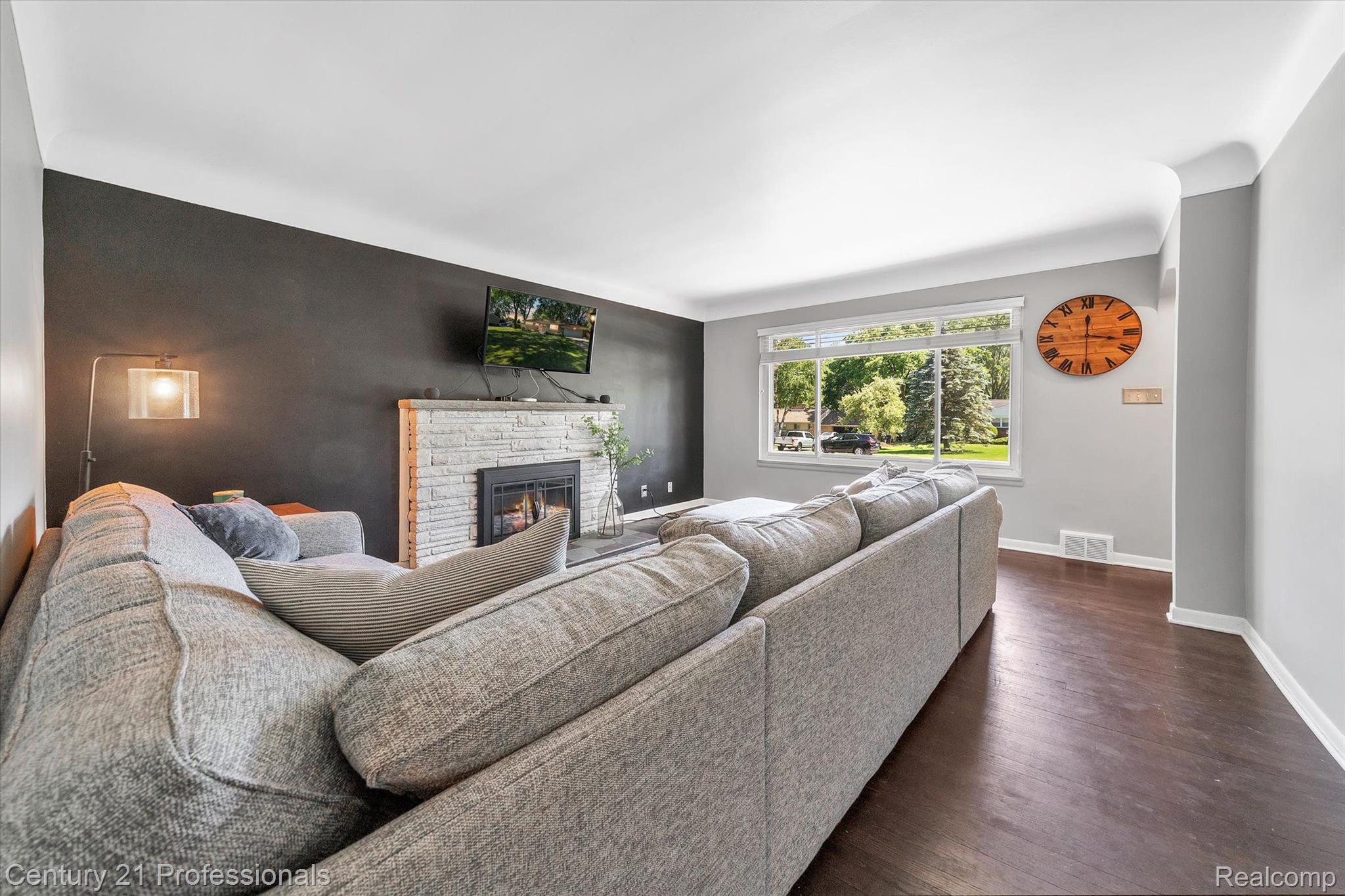 120 Windsor Road Rochester, MI 48307 - Photo 10 of 37 Gallery Image 10
