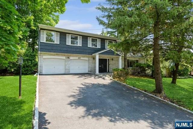 437 Summit Street Englewood Cliffs, NJ 07632 - Photo 3 of 25
