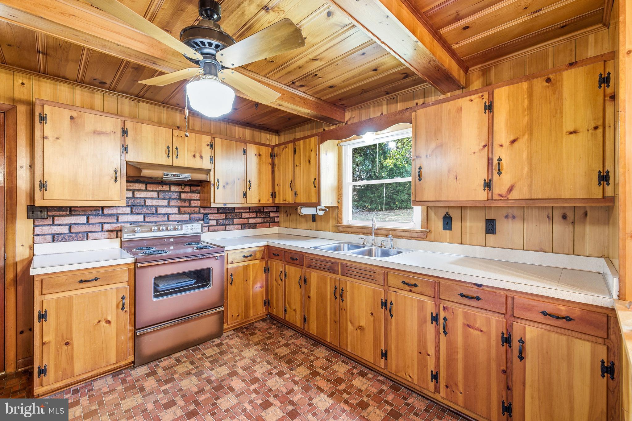 27 Atkins Road Sperryville, VA 22740 - Photo 3 of 76