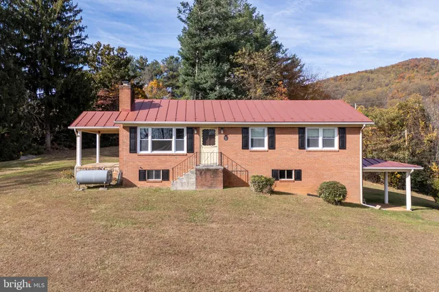 $375,000 | 27 Atkins Road, Sperryville, VA 22740