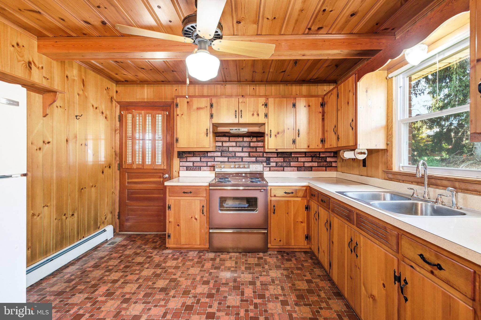 27 Atkins Road Sperryville, VA 22740 - Photo 4 of 76