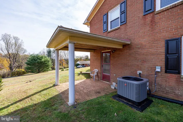 $375,000 | 27 Atkins Road, Sperryville, VA 22740
