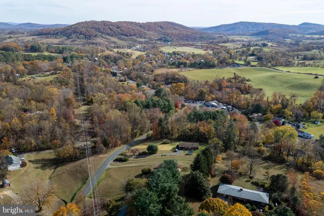 $375,000 | 27 Atkins Road, Sperryville, VA 22740