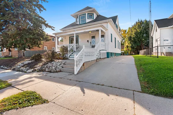 $229,900 | 2307 Marshall Street, Manitowoc, WI 54220