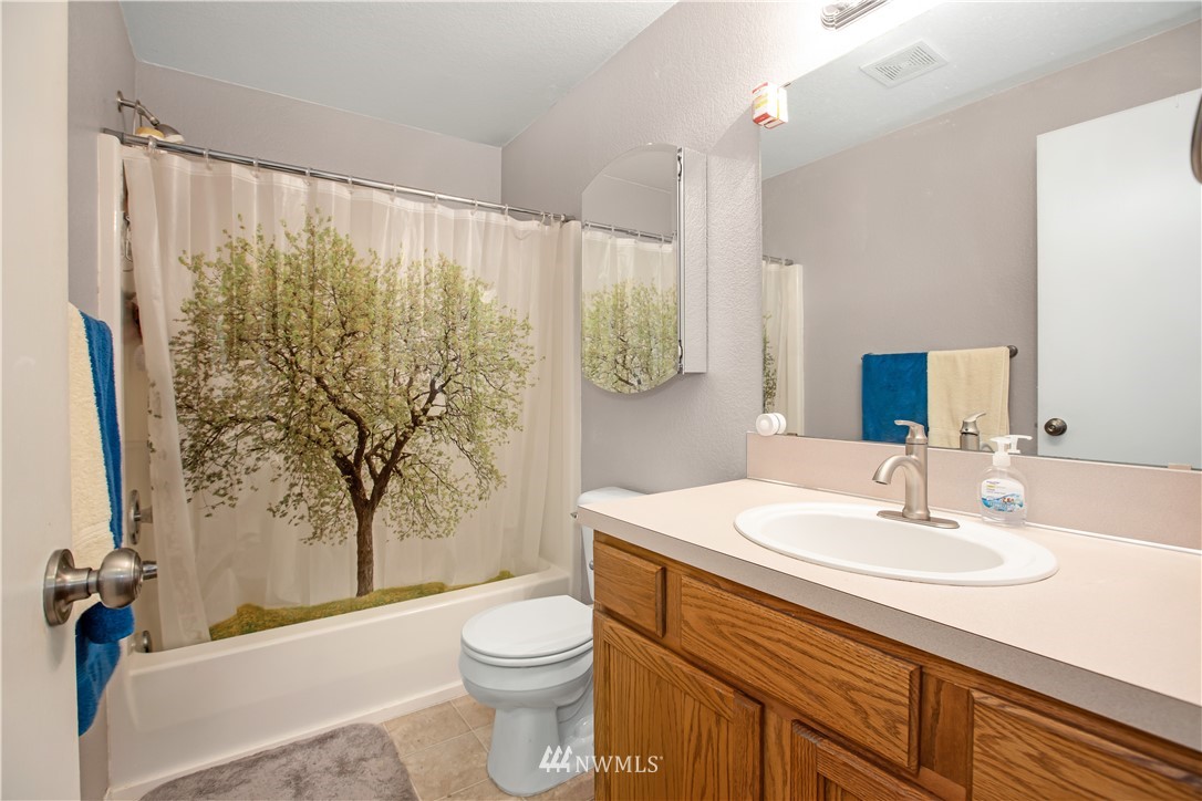 5621 180th Avenue Southwest Rochester, WA 98579 - Photo 11 of 28