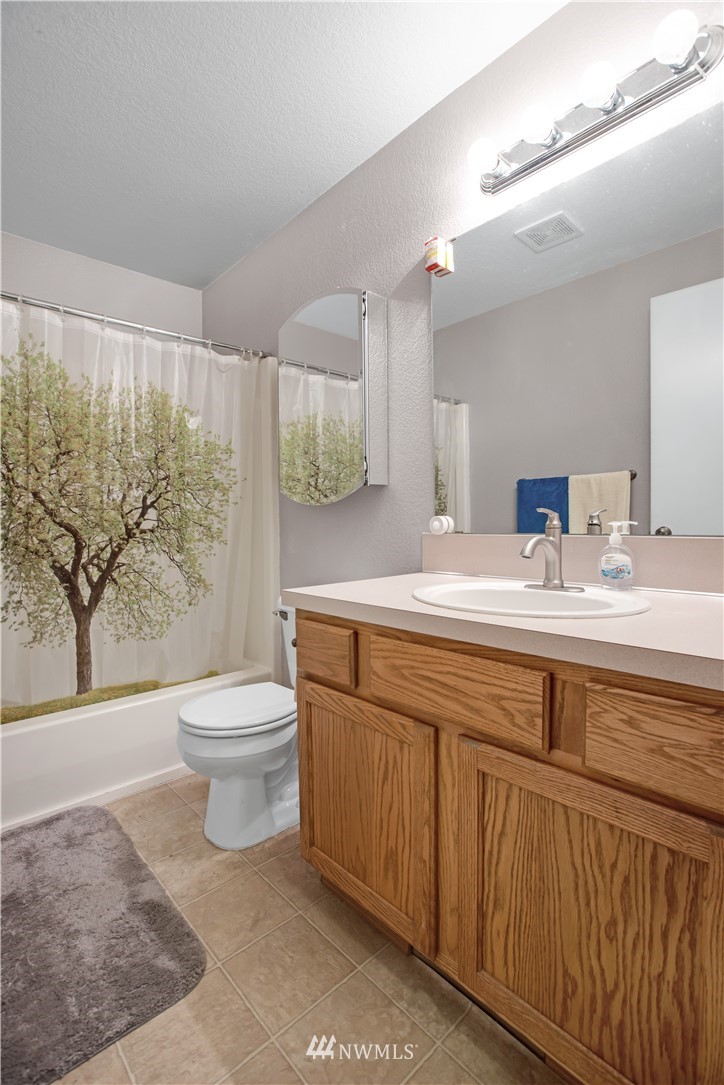 5621 180th Avenue Southwest Rochester, WA 98579 - Photo 12 of 28