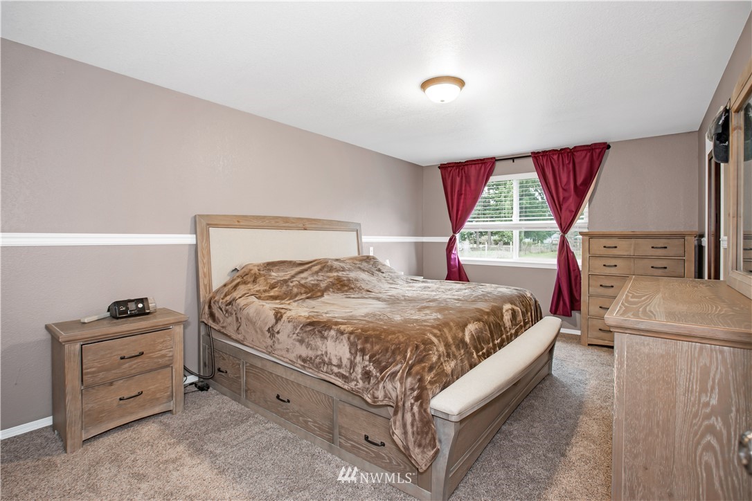 5621 180th Avenue Southwest Rochester, WA 98579 - Photo 13 of 28
