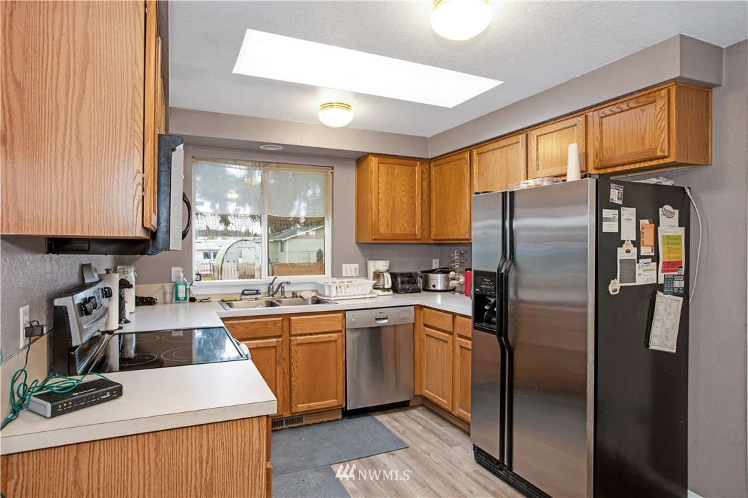 5621 180th Avenue Southwest Rochester, WA 98579 - Photo 6 of 28