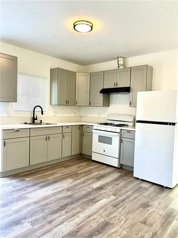 $2,850 | 17205 Saticoy Street, Lake Balboa, CA 91406