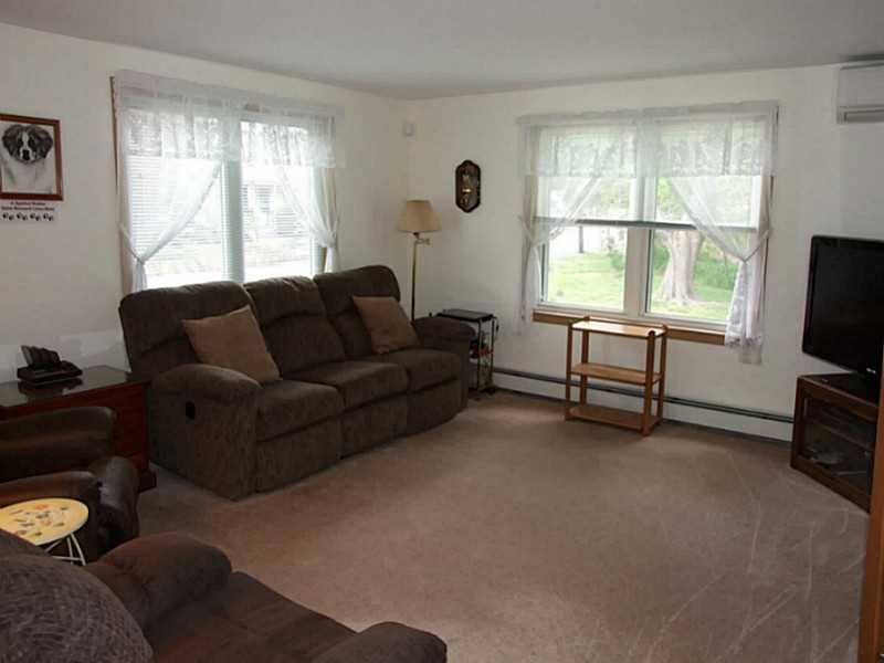 258 Washington Road Barrington, RI 02806 - Photo 8 of 15 Living Room.
