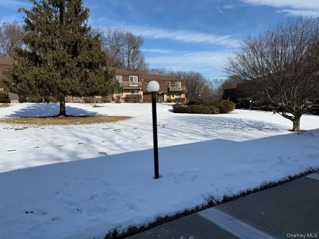 $2,300 | 5 Germonds Village, Unit 5, Bardonia, NY 10954