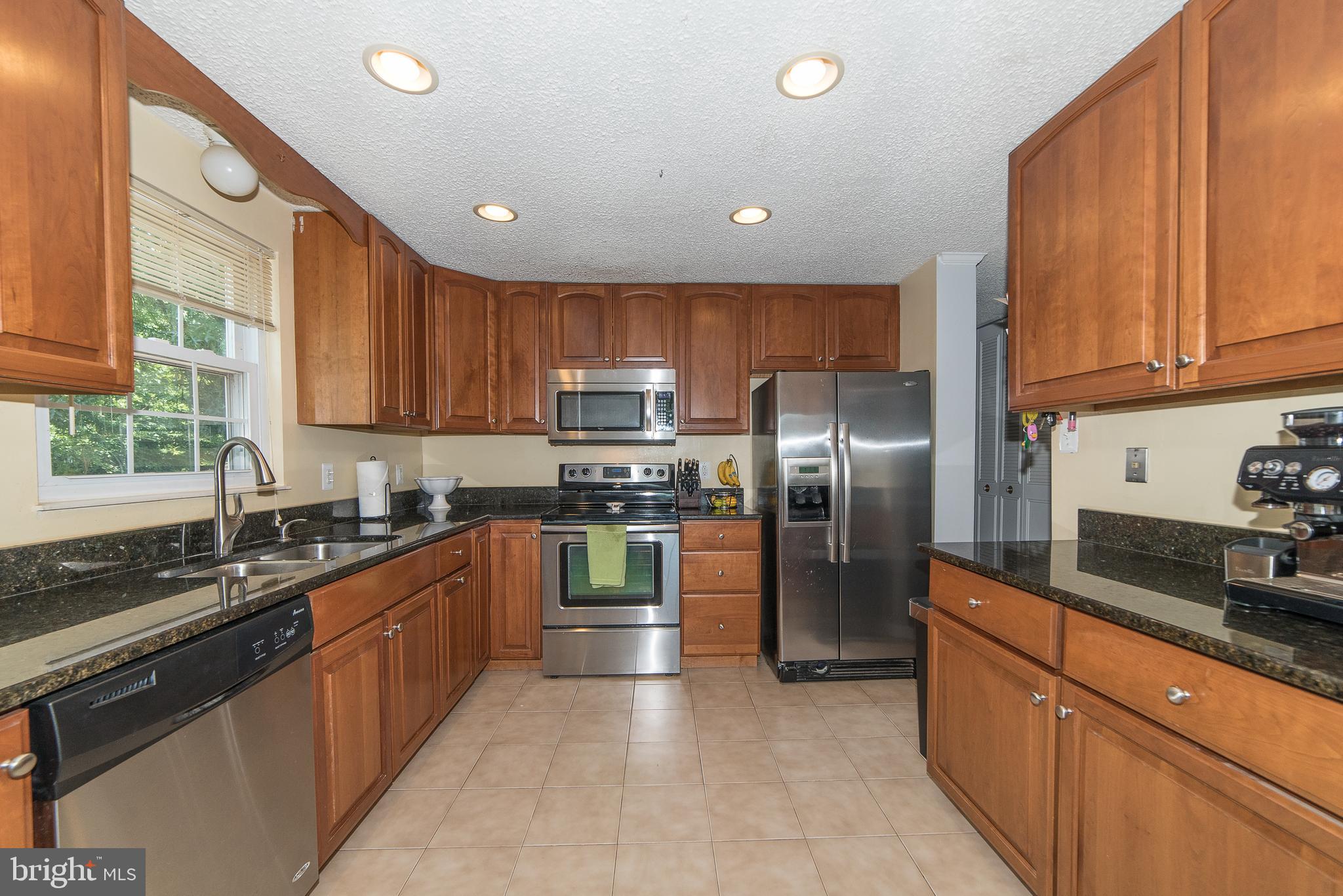 154 Magnolia Road Sterling, VA 20164 - Photo 13 of 51 Gallery Image 13