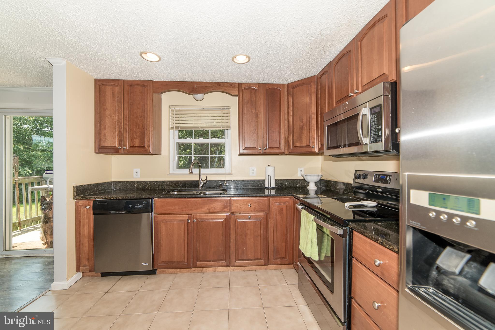 154 Magnolia Road Sterling, VA 20164 - Photo 14 of 51 Gallery Image 14