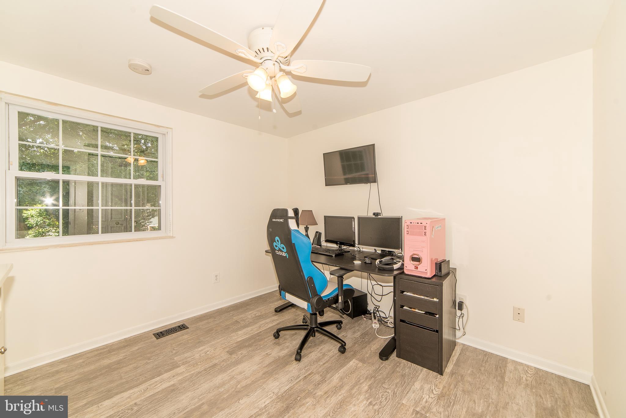 154 Magnolia Road Sterling, VA 20164 - Photo 24 of 51 Gallery Image 24