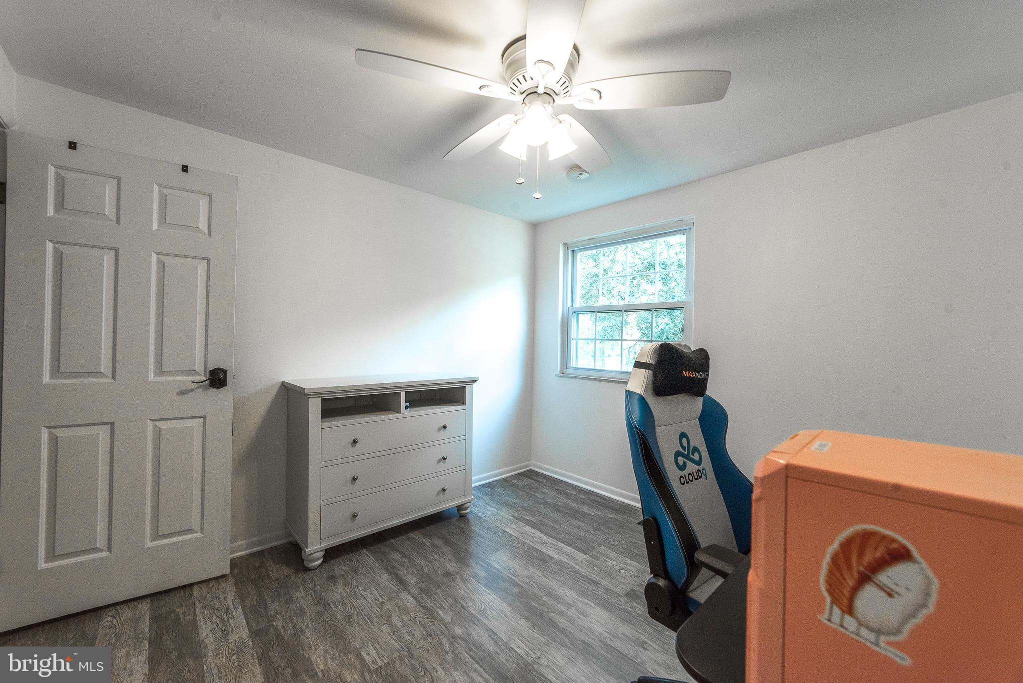 154 Magnolia Road Sterling, VA 20164 - Photo 25 of 51 Gallery Image 25