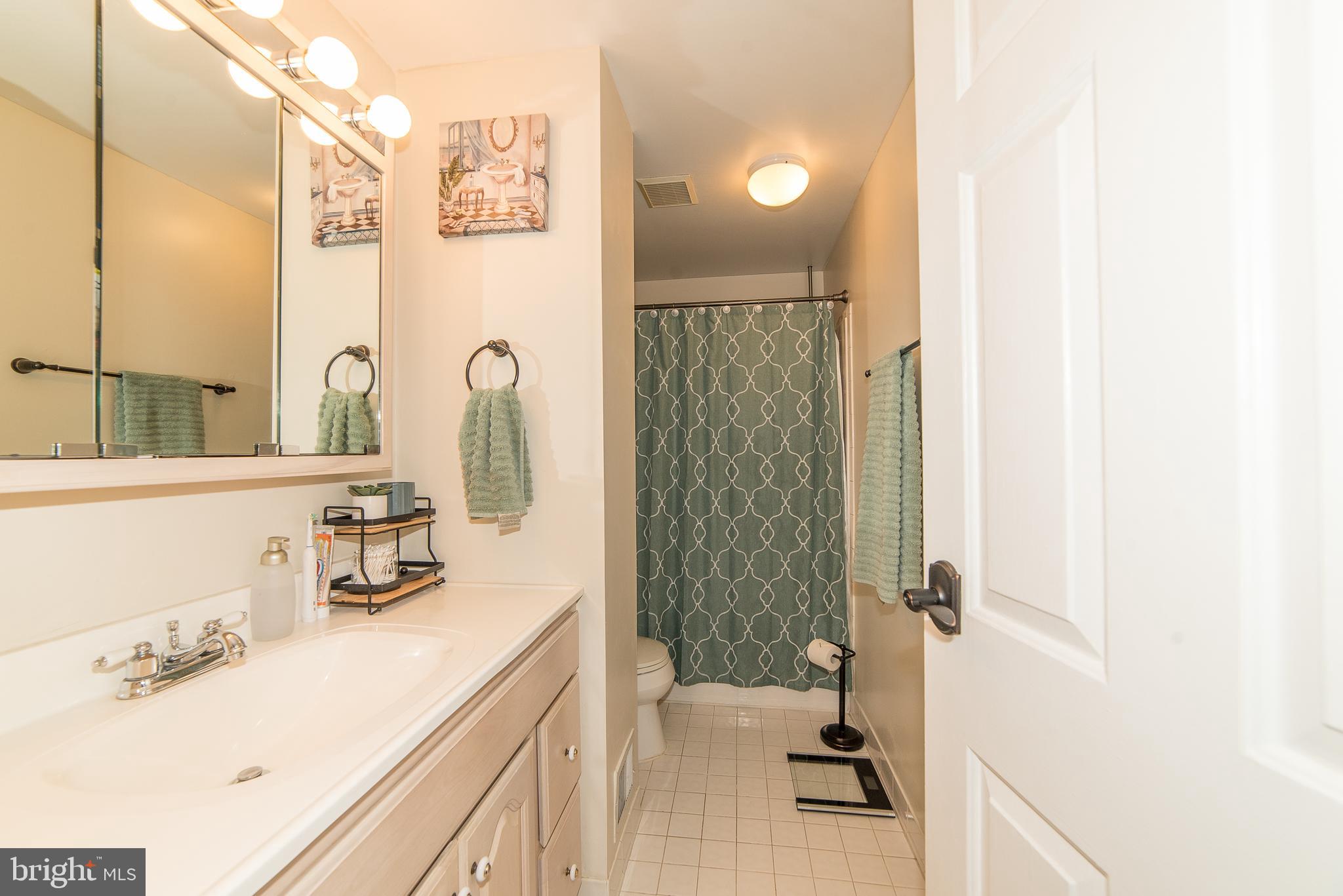 154 Magnolia Road Sterling, VA 20164 - Photo 27 of 51 Gallery Image 27
