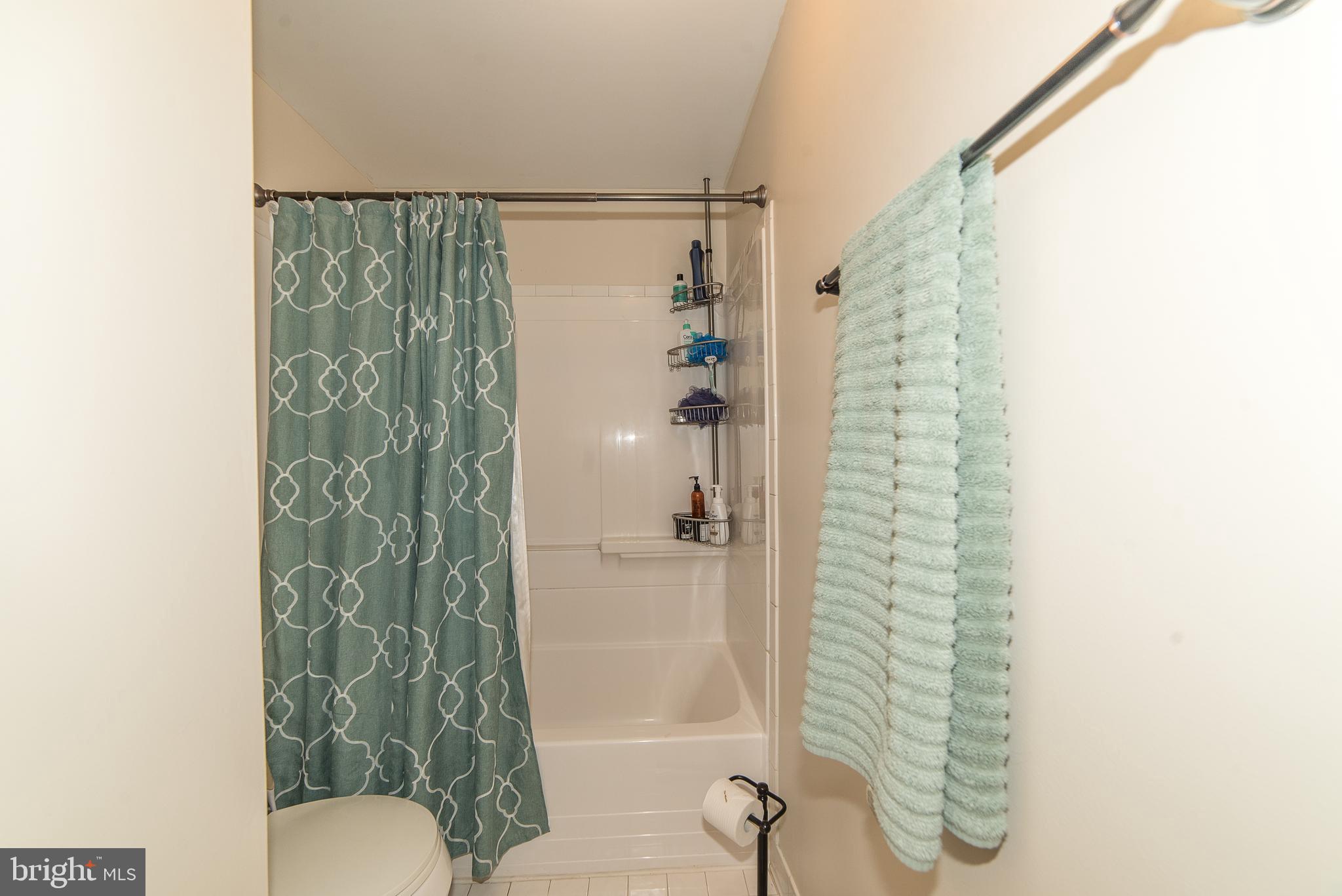 154 Magnolia Road Sterling, VA 20164 - Photo 28 of 51 Gallery Image 28