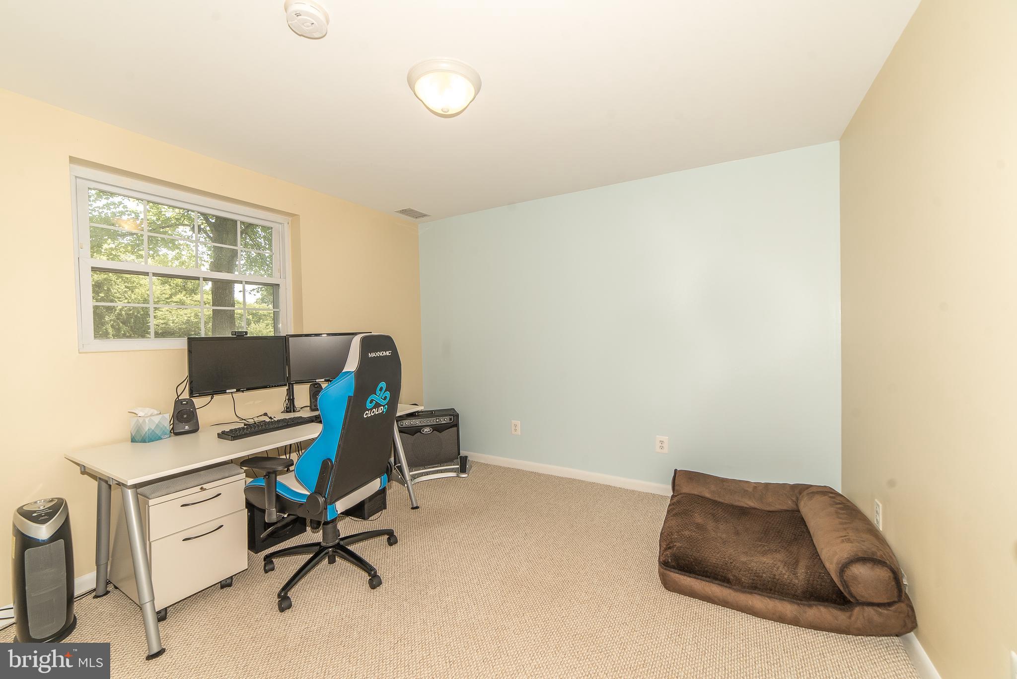 154 Magnolia Road Sterling, VA 20164 - Photo 29 of 51 Gallery Image 29