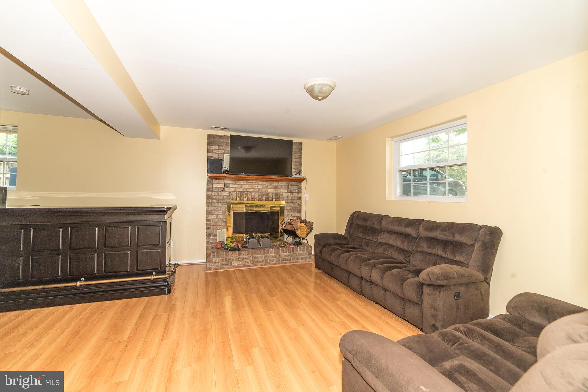 154 Magnolia Road Sterling, VA 20164 - Photo 36 of 51 Gallery Image 36