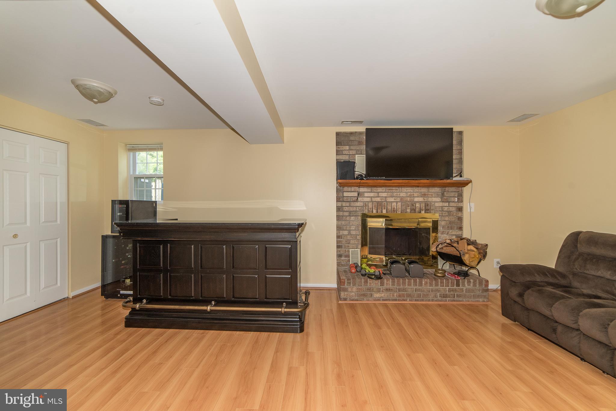 154 Magnolia Road Sterling, VA 20164 - Photo 38 of 51 Gallery Image 38