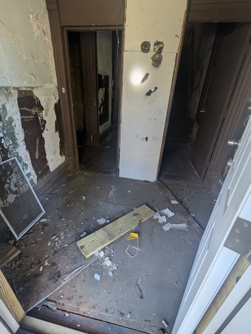 7732 South Normal Avenue Chicago, IL 60620 - Photo 29 of 29 a view of a entryway