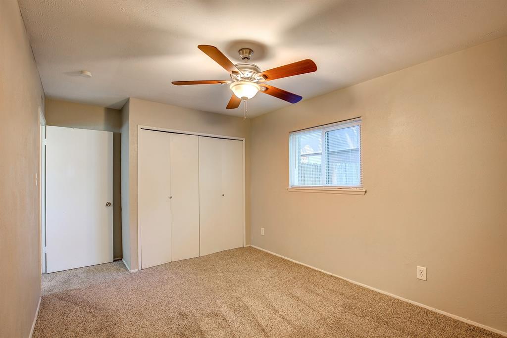7801 Summerglen Road Fort Worth, TX 76133 - Photo 13 of 40