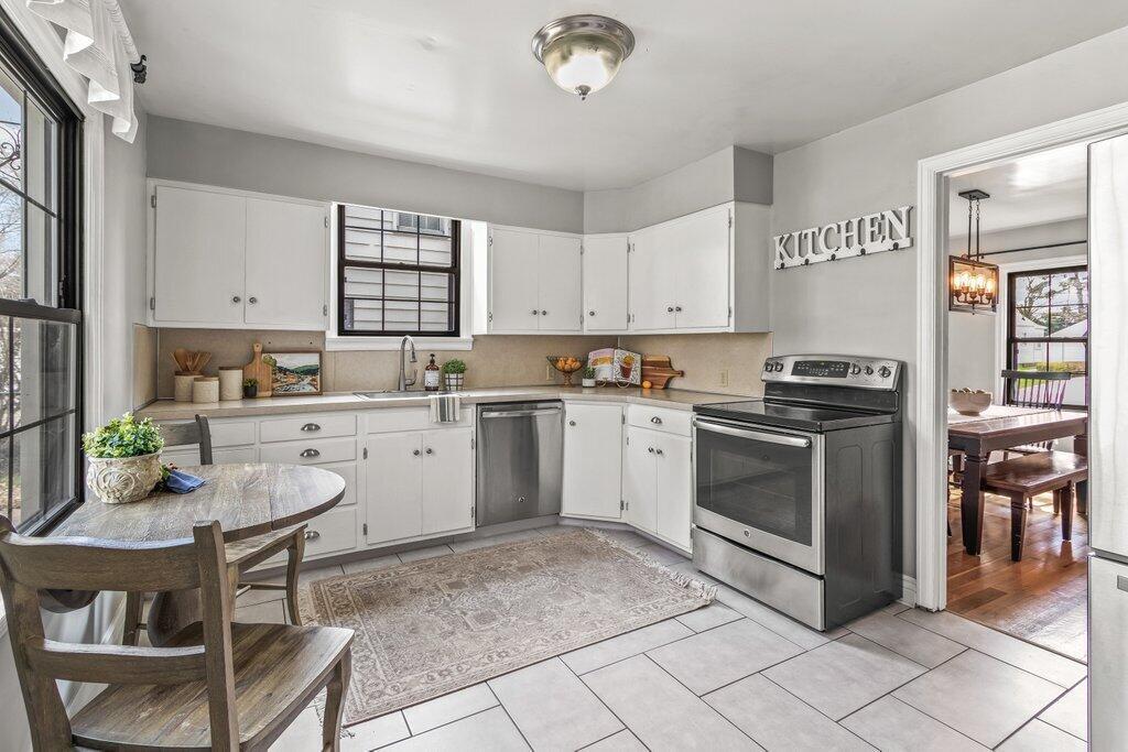 302 East Beaumont Road Columbus, OH 43214 - Photo 14 of 30 302 East Beaumont Road-14.jpg-SMALL
