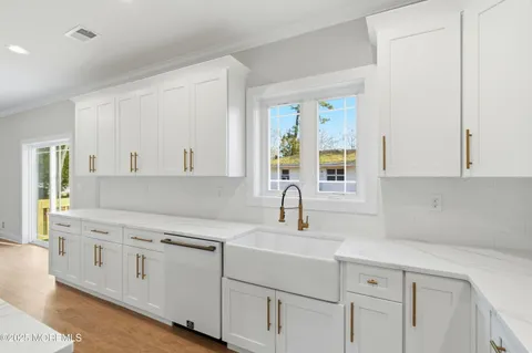 $789,000 | 421 Roland Avenue, Bayville, NJ 08721