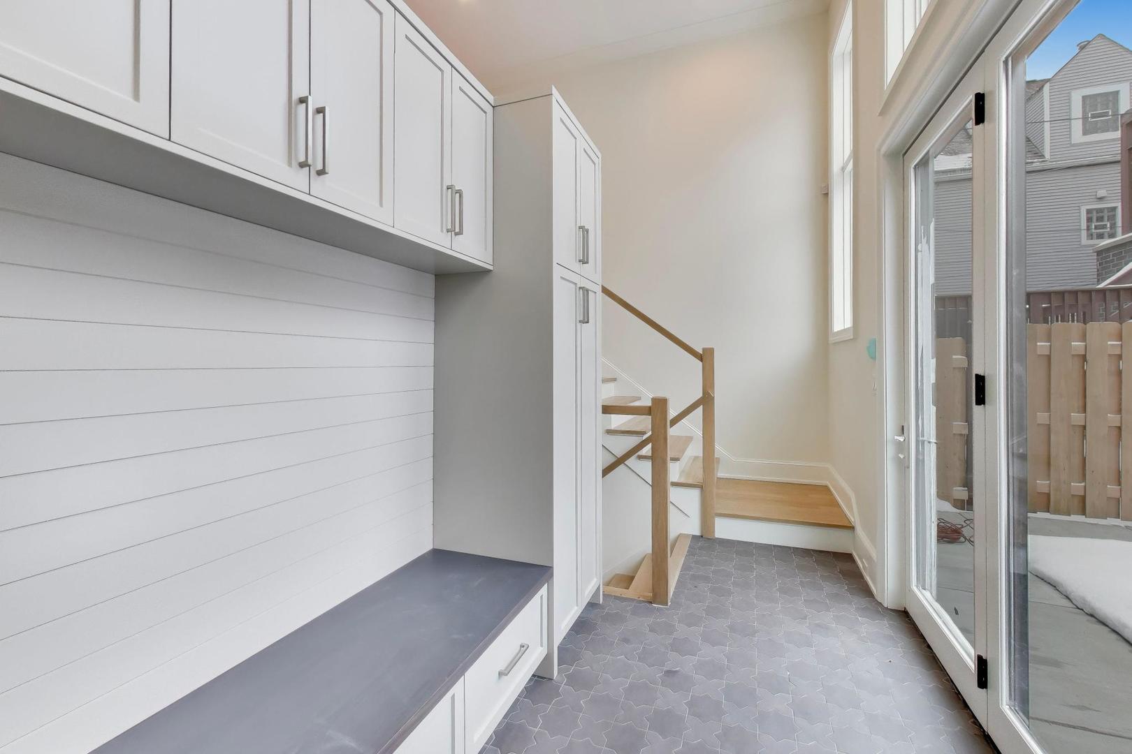 1910 West Fletcher Street Chicago, IL 60657 - Photo 14 of 41