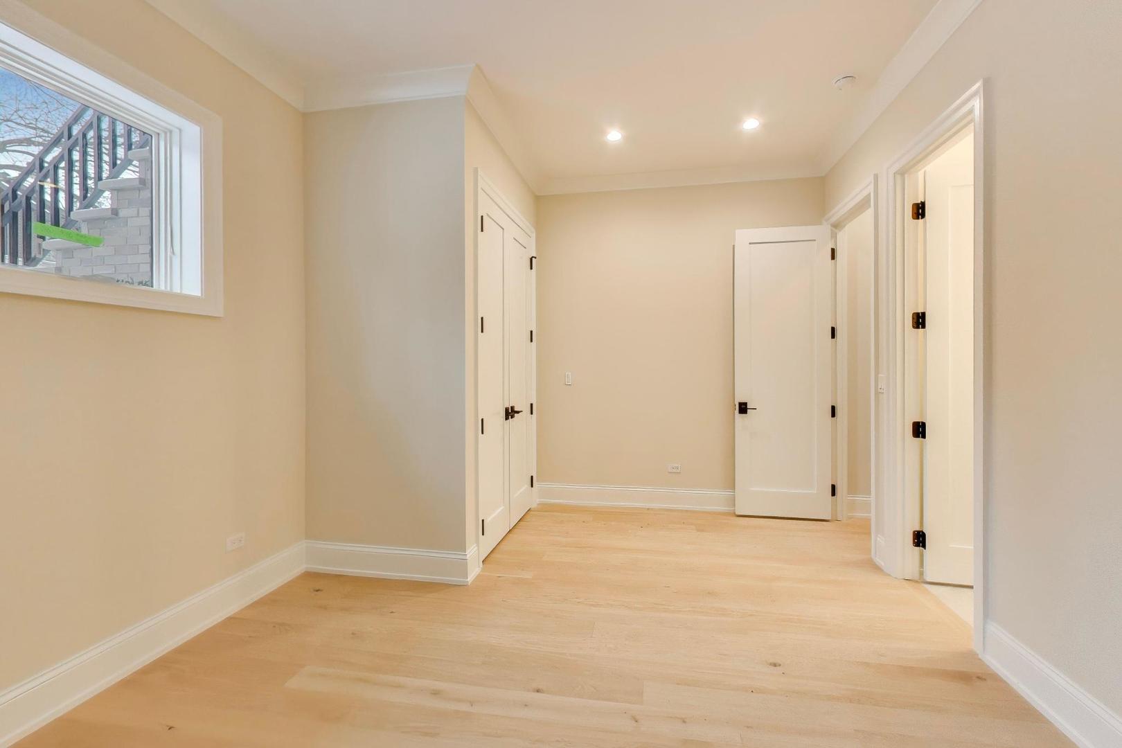 1910 West Fletcher Street Chicago, IL 60657 - Photo 17 of 41