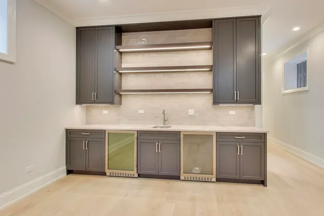 $2,199,999 | 1910 West Fletcher Street, Chicago, IL 60657