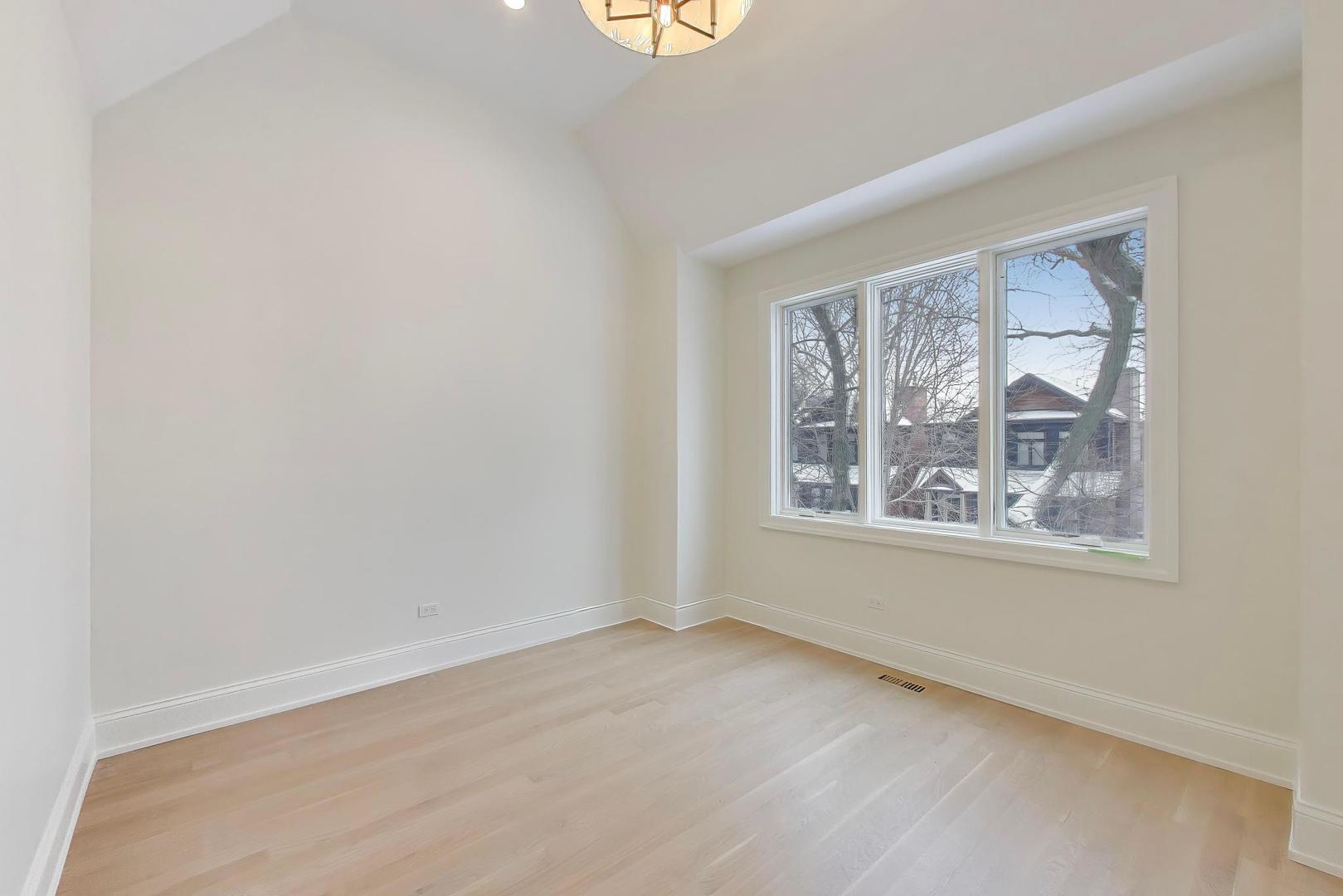 1910 West Fletcher Street Chicago, IL 60657 - Photo 28 of 41