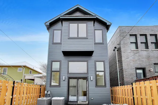 $2,199,999 | 1910 West Fletcher Street, Chicago, IL 60657