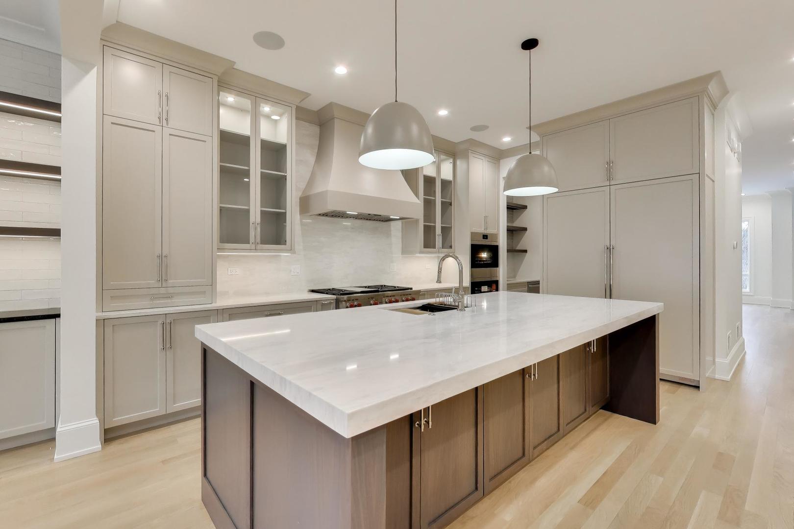 1910 West Fletcher Street Chicago, IL 60657 - Photo 6 of 41