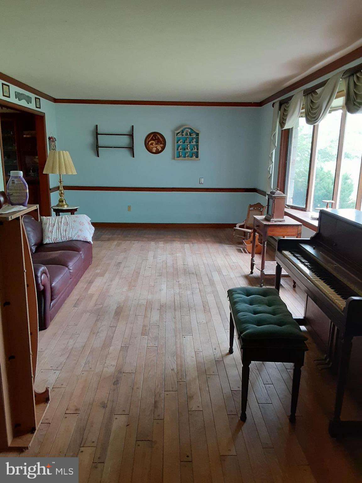 153 Kulp Road Pottstown, PA 19465 - Photo 3 of 26 Living Room From Entrance