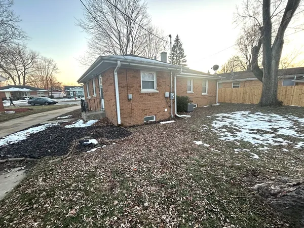 $237,000 | 656 East 159th Place, South Holland, IL 60473