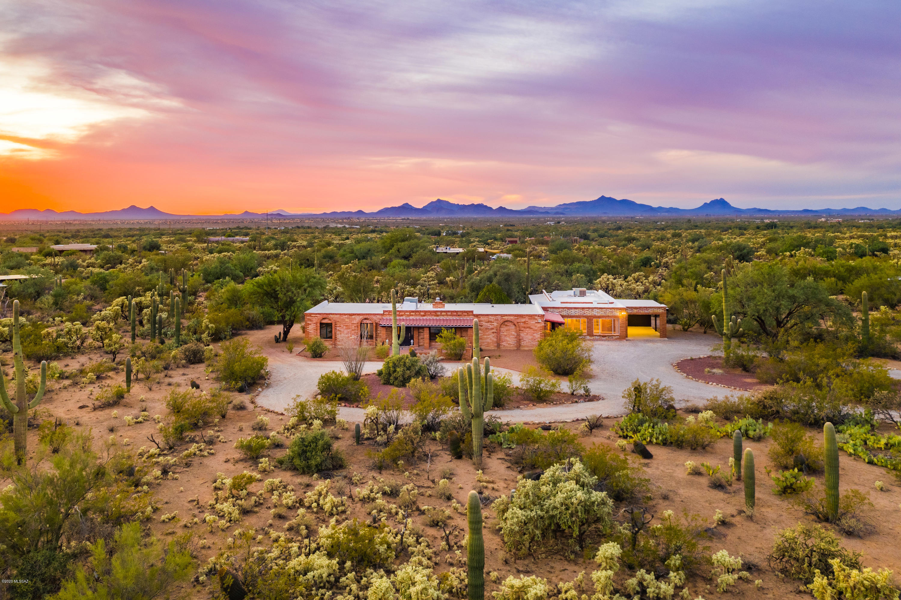 4261 North Old Rnch Road Tucson, AZ 85743 - Photo 3 of 50