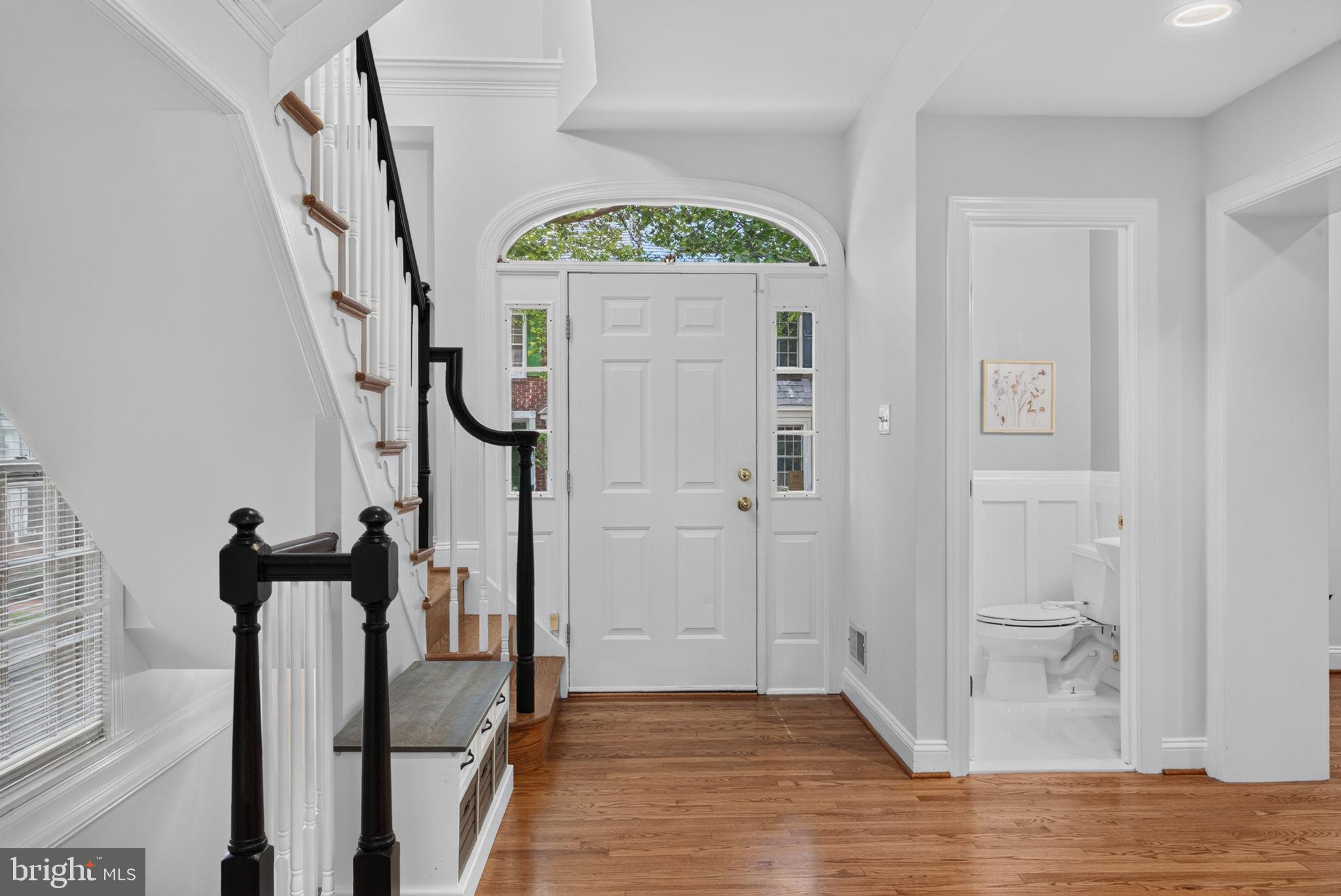 118 Hart Road Gaithersburg, MD 20878 - Photo 11 of 67 Foyer