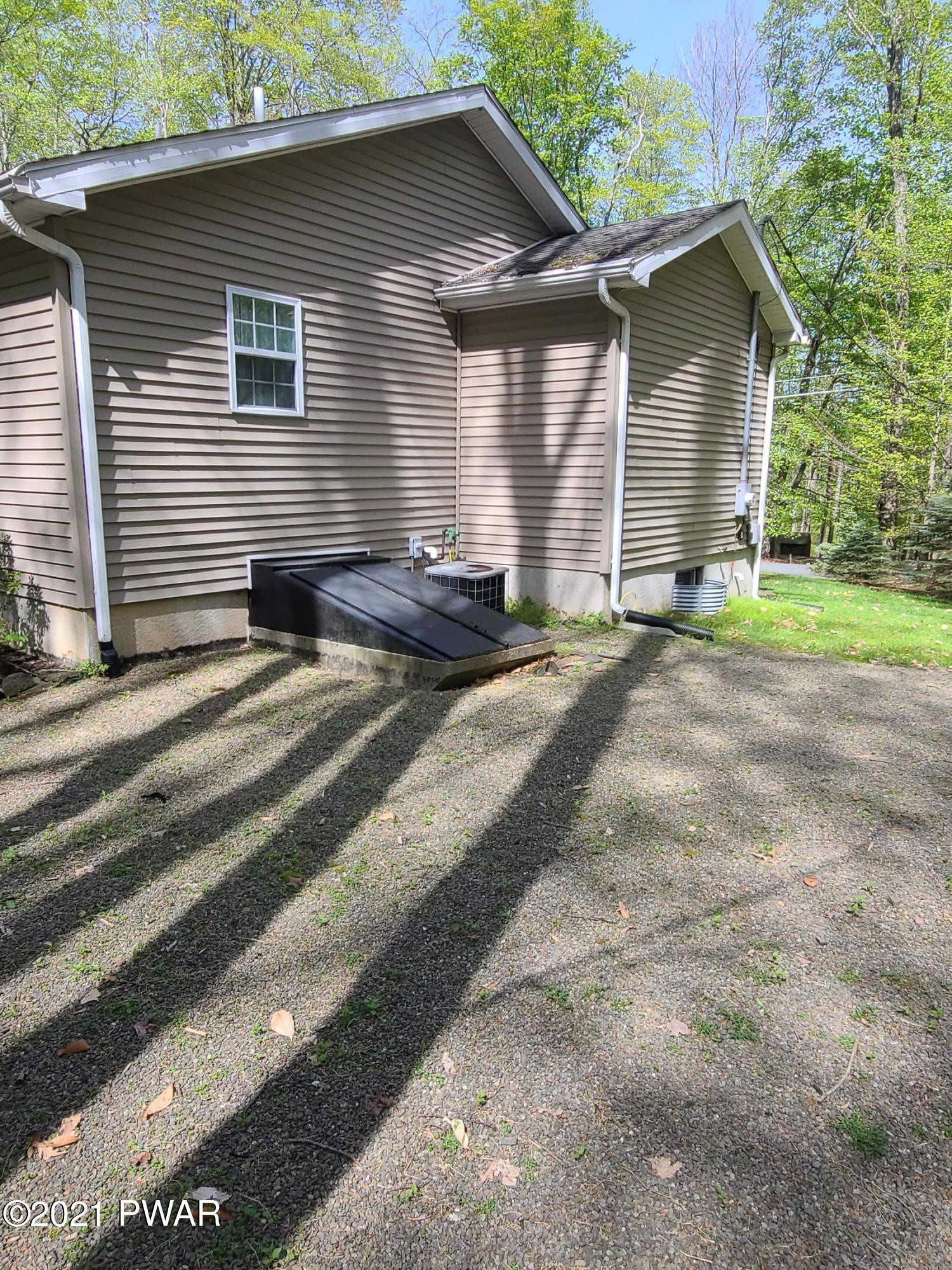 112 Lake View Road Greentown, PA 18426 - Photo 7 of 63