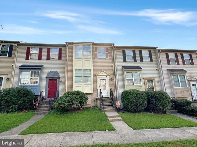 $2,600 | 1947 Winslow Court, Woodbridge, VA 22191