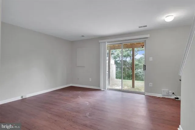 $2,600 | 1947 Winslow Court, Woodbridge, VA 22191