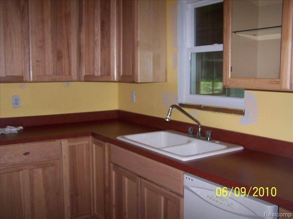 6460 Cook Road Swartz Creek, MI 48473 - Photo 6 of 10 107_2683