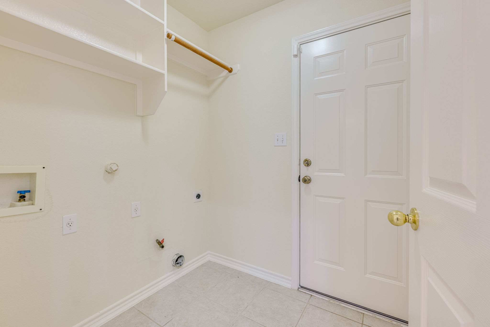 111 Arrowhead Lane Georgetown, TX 78628 - Photo 35 of 40 a view of bathroom